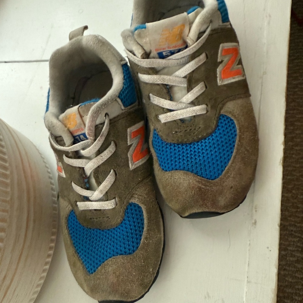 New Balance Kids Sneakers in Blue and Brown